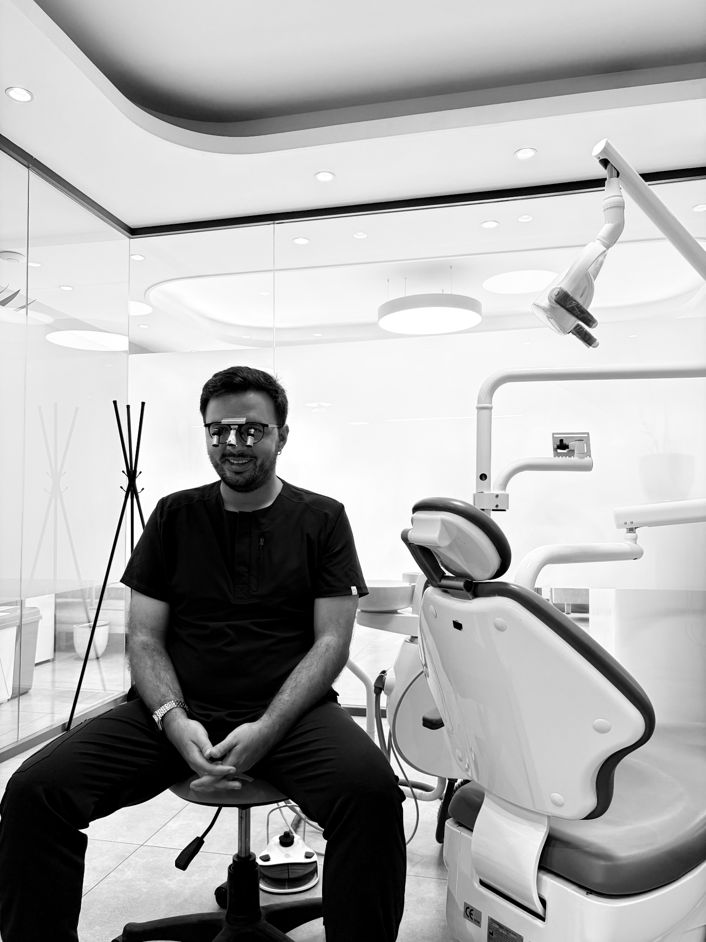 Dt. Kerim Sarıgül klinik ortamında